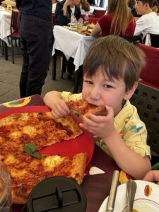 IMG_0346 Large Guille's pizza