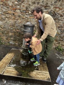 Nasone drinking fountain